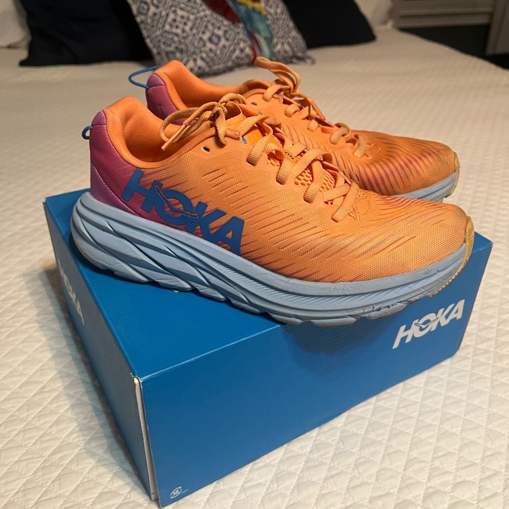 Hoka One One Rincon 3 in Orange and Blue Shoes size 6 W Rincon 3